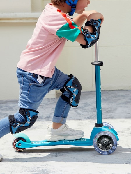 Micro Scooter Aqua Blue Mini Deluxe LED Three Wheel Scooter 2-5 Years (277344) | £90