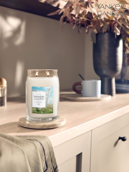 Yankee Candle Signature Medium Jar Candle