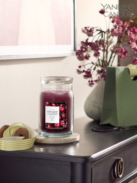Yankee Candle Signature Medium Jar Candle