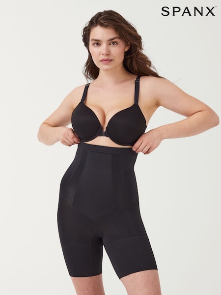 SPANXsculpt™ On Core High-Waisted Mid-Thigh Shorts (370381) | £74