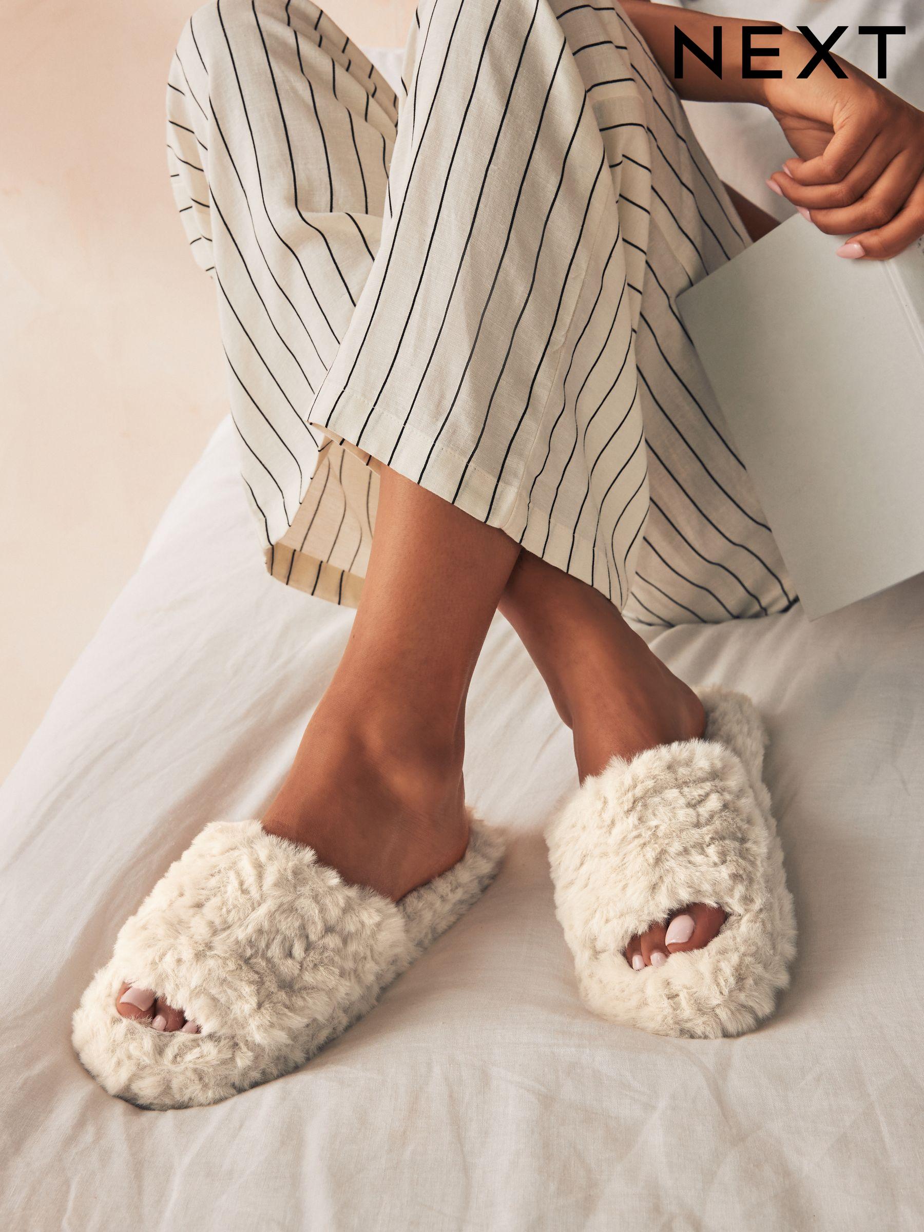 Ladies slider slippers hotsell