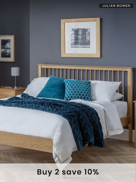 Julian Bowen Oak Cotswold Bed (523035) | £440 - £500