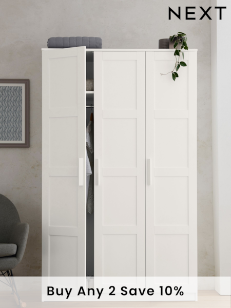 White Flynn Triple Wardrobe (602894) | £450