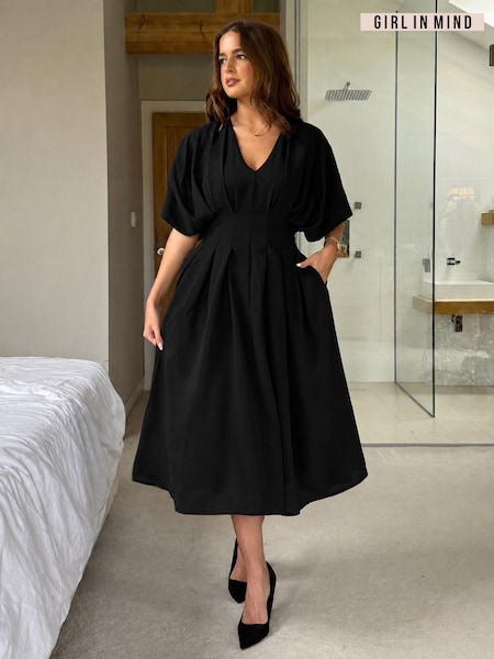Black - Girl In Mind Laura V-neck Short Sleeve Flowy Midi Dress