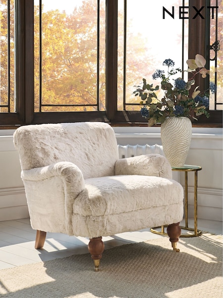 Lilly Armchair