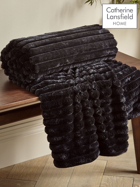 Catherine Lansfield Black Soft and Cosy Ribbed Faux Fur Throw (649063) | £27