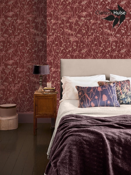 Clarissa Hulse Wild Chervil 10m Wallpaper