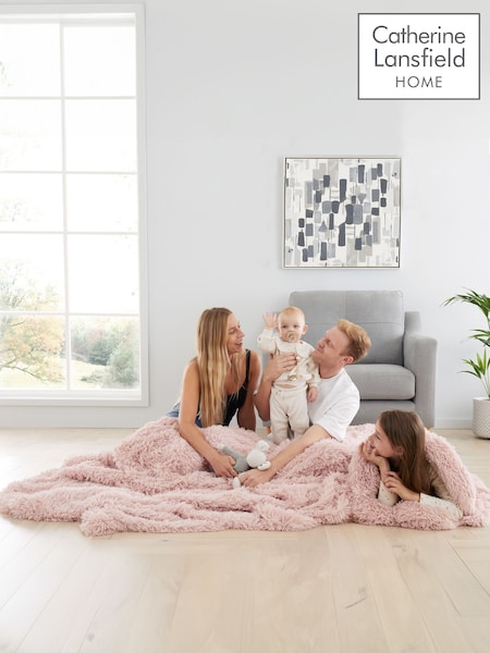 Catherine Lansfield Pink Extra Large Cuddly Deep Pile Faux Fur Family Size Throw (753419) | £50