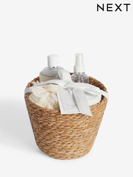 Country Luxe Bath & Body Gift Basket (755578) | £25