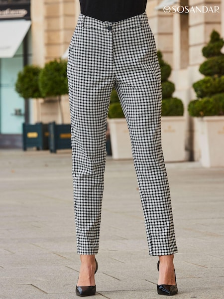 Sosandar White/Black Dogtooth Print Tapered Leg Trousers (948808) | £55