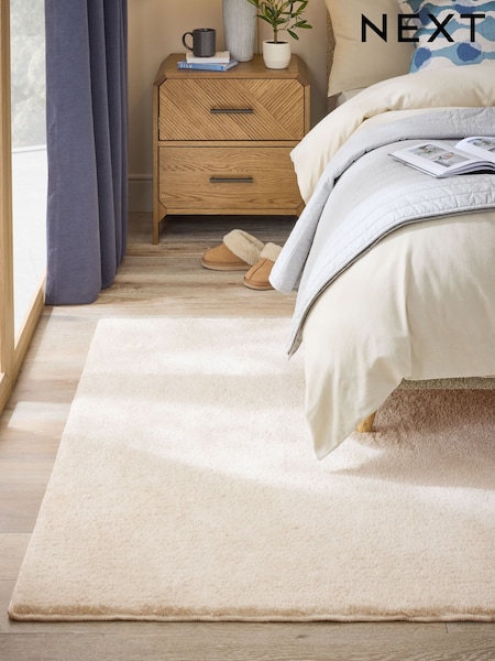 Ivory Cosy Washable Shaggy Rug (AA7286) | £25 - £150