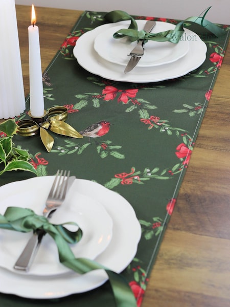 Avalon Home Green Garlands Table 100% Cotton Christmas Runner (AB6197) | £36