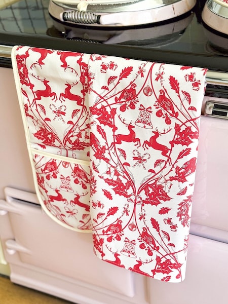 Avalon Home Red/Cream Stag Tea 100% Cotton Towel (AB6208) | £12