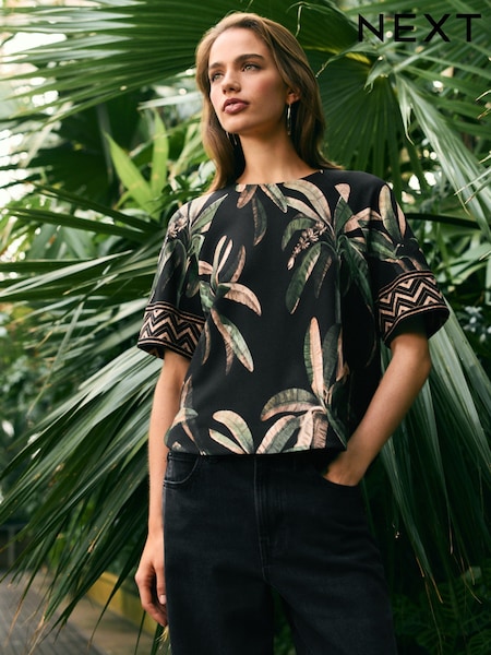 Black Palm Print Kew Collection Crepe Short Sleeve Boxy T-Shirt (AB8258) | £36