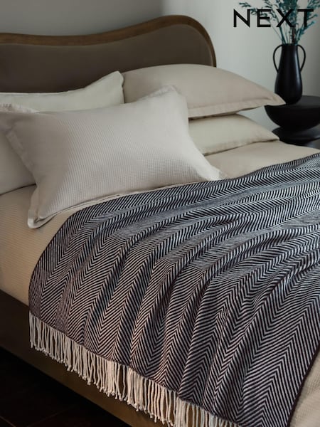 Black/White Herringbone Cosy Throw (AC0988) | £26