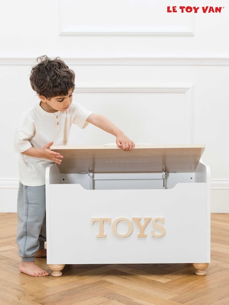 Le Toy Van Classic Wooden Toy Chest (AC1934) | £75