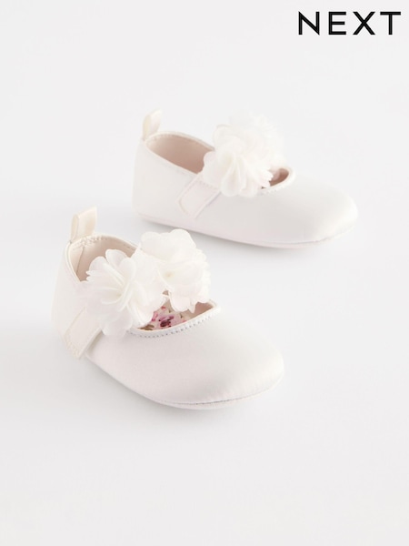 White Satin Baby Corsage Shoes (0-24mths) (AC4614) | £10