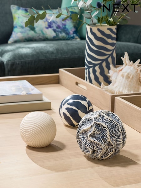 Set of 3 Blue/White Decorative Ball Ornaments (AC5126) | £20