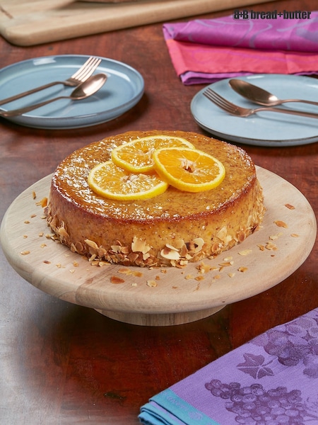 Bread + Butter Acacia Rounded Edge Footed Cake Plate (AC7644) | £21