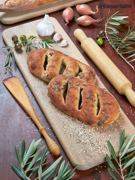 Bread + Butter Acacia Rounded Edge Charcuterie Board (AC7647) | £35