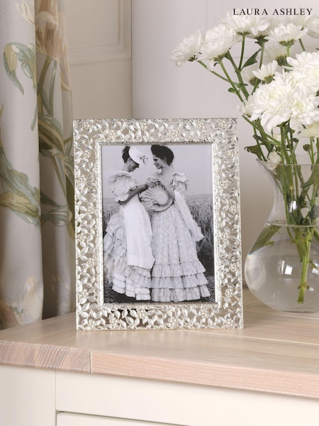 Laura Ashley Silver Plated Woolard Photo Frame (AD2642) | £22