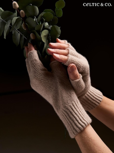Celtic & Co. Supersoft Fingerless Gloves (AD4632) | £32