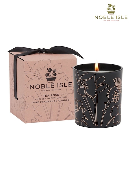 Noble Isle Tea Rose Fine Scented Candle (AE3225) | £42