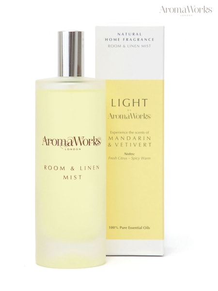 AromaWorks Mandarin & Vertiver Light Room Mist (AE3518) | £12