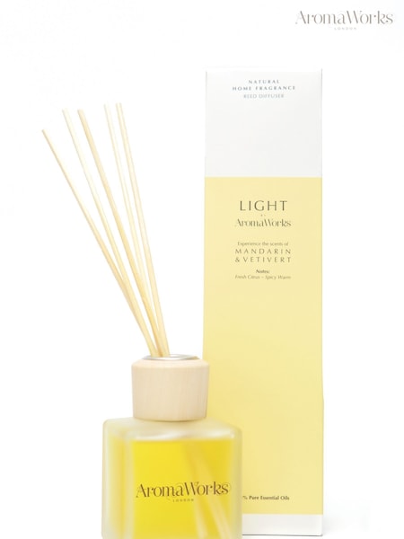 AromaWorks Light Range - Mandarin & Vetivert Reed Diffuser 100ml AromaWorks Light Range - Mandarin & Vetivert Reed Diffuser 100ml