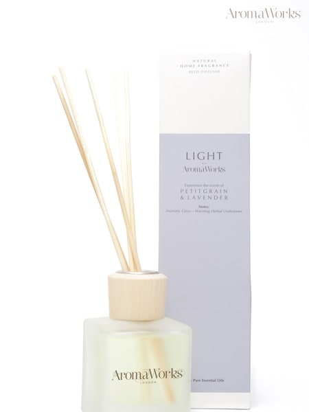 AromaWorks Light Range - Petitgrain & Lavender Reed Diffuser 100ml AromaWorks Light Range - Petitgrain & Lavender Reed Diffuser 100ml
