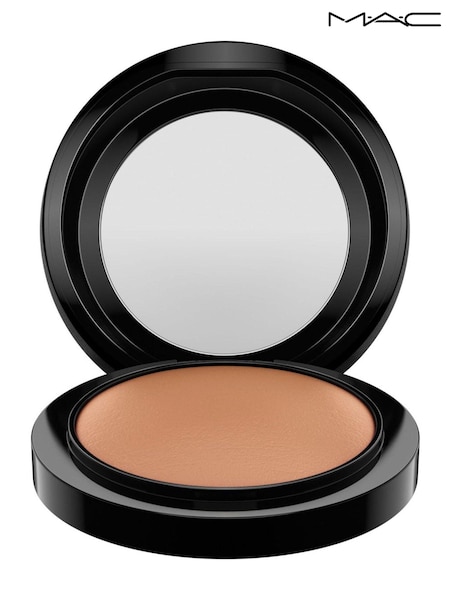 MAC Mineralize Skinfinish Face Powder (AF9019) | £34