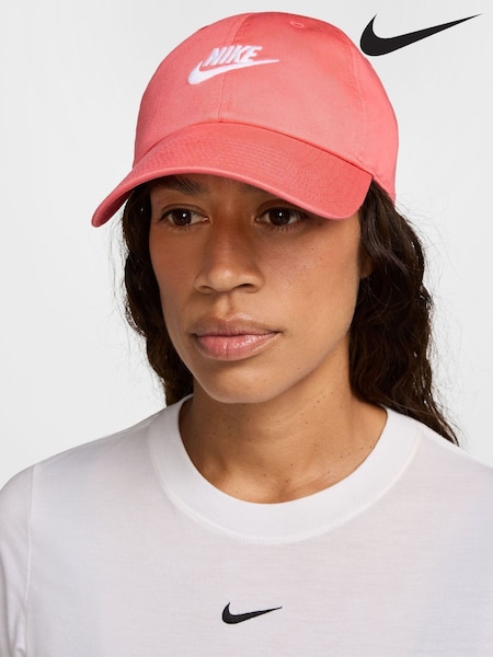 Nike Ember Red Club Unstructured Futura Wash 100% Cotton Cap (AH9543) | £23