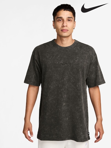 Nike Green Oversized Sportswear Premium T-Shirt (AJ3705) | £40