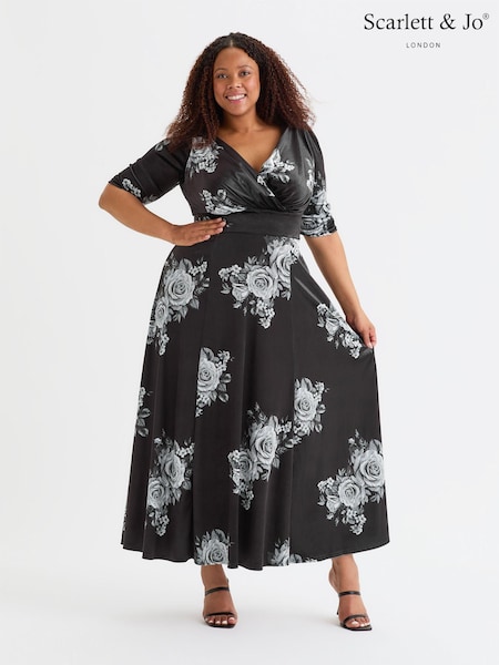 Scarlett & Jo Black Verity Velvet Maxi Dress (AL6457) | £130
