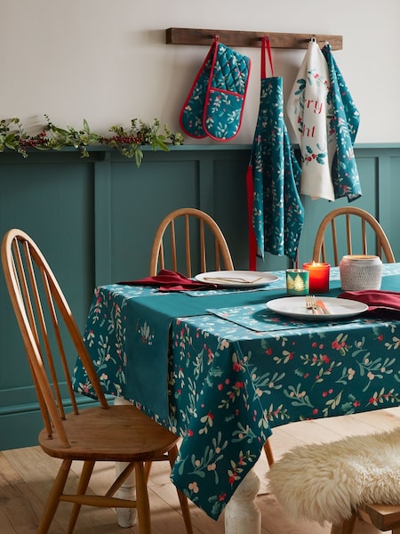 Catherine Lansfield Green Christmas Holly & Mistletoe 100% Cotton Table Cloth (AM3735) | £20