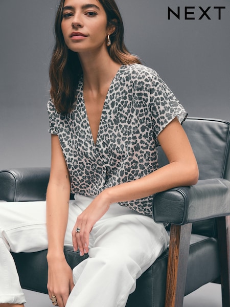 Animal Print Relaxed Fit Short Sleeve Overhead V-Neck Blouse (AM5051) | £24