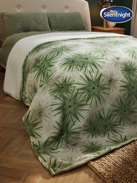 Silentnight Cream Green Snugsie Winter Lux 240 x 180cm Giant Blanket (AN2033) | £40