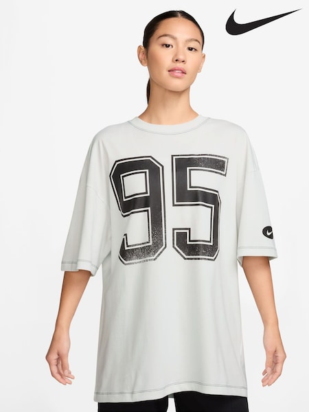 Nike White Sportswear Short Sleeve T-Shirt (AP2105) | £38