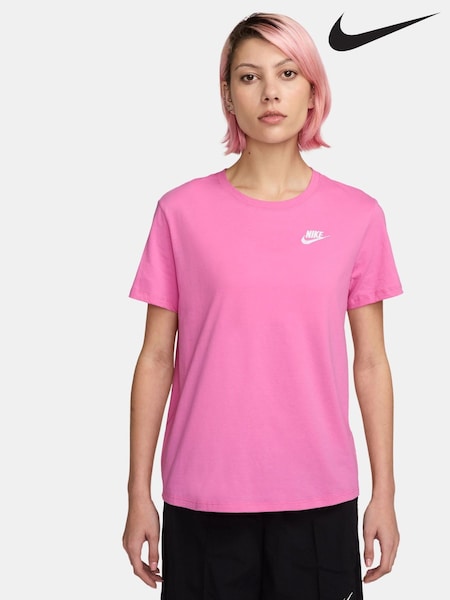 Nike Red Sportswear Club Essentials T-Shirt (AP2659) | £23