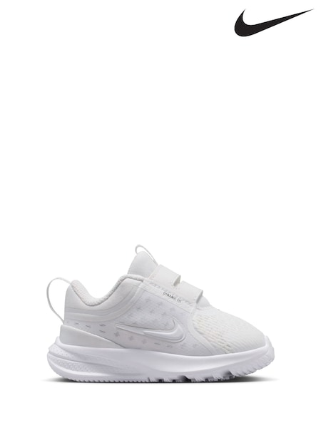 Nike White Infant Star Runner 5 Trainers (AP3461) | £30
