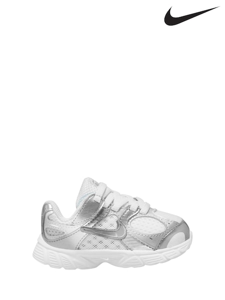 Nike White/Silver Infant V5 Runner Trainers (AP3700) | £38