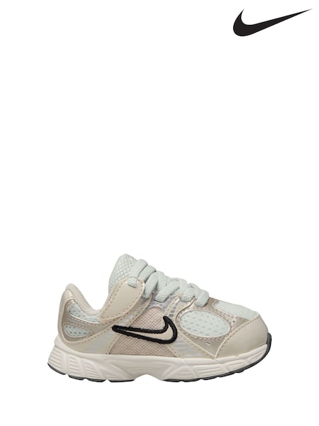 Nike Natural Infant V5 Runner Trainers (AP3812) | £38