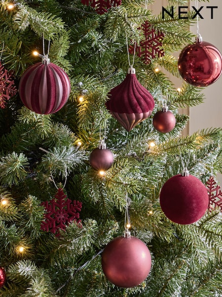 50 Pack Burgundy Red Shatterproof Christmas Baubles (AP5102) | £16