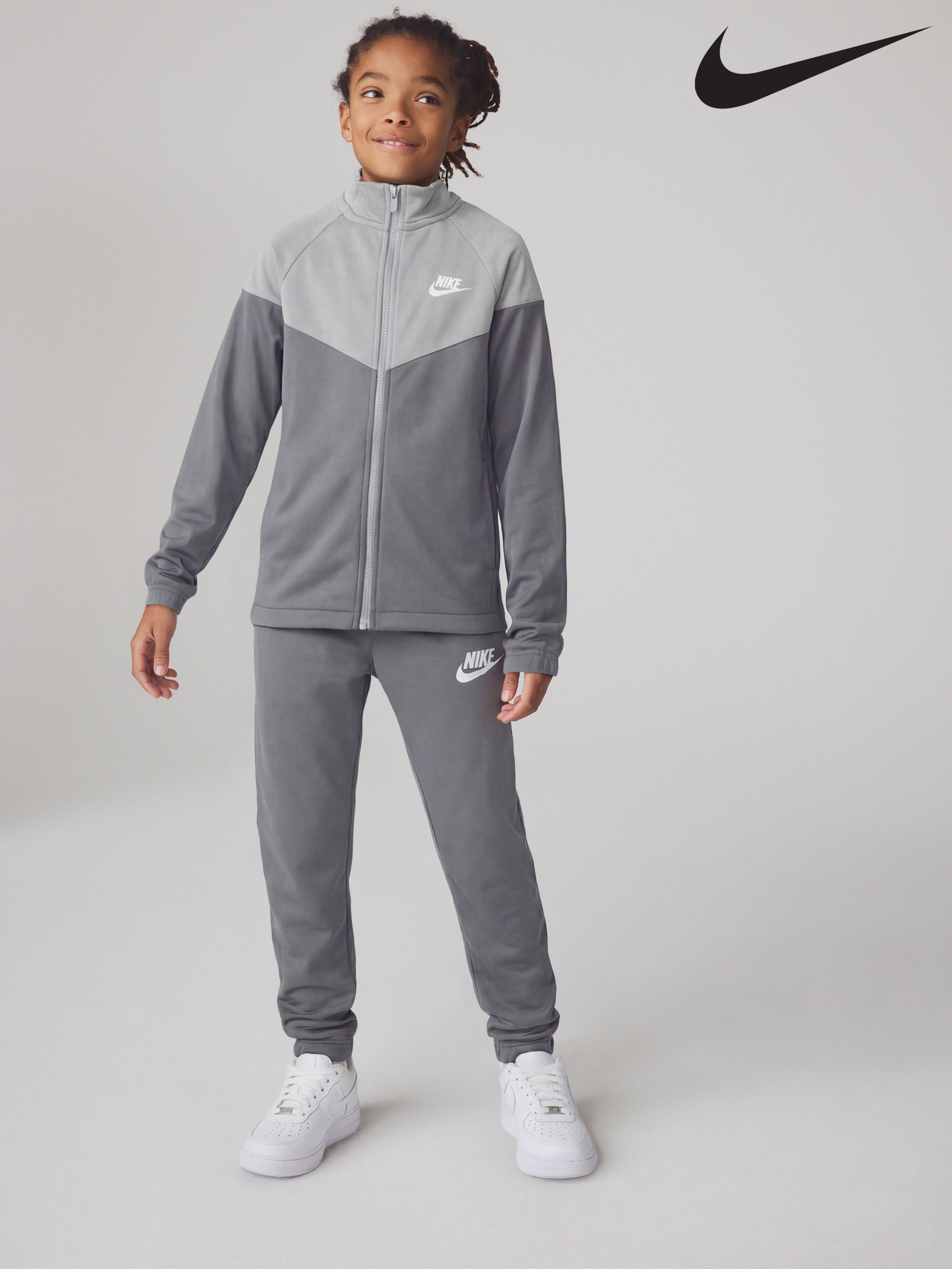 grey nike bottoms junior