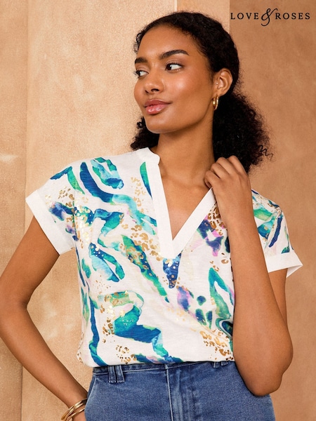 Love & Roses Ivory Foil Animal Print V-Neck Jersey T-Shirt (AP7493) | £28