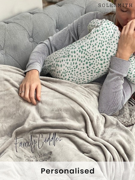 Personalised Family Cuddles Winter Throw by Solesmith (AT2169) | £45