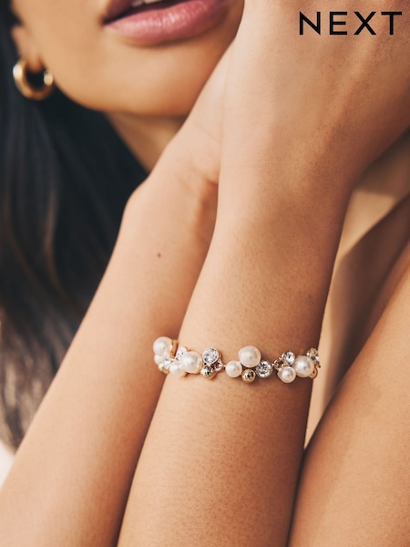 Gold Tone Sparkle Pearl Effect Pully Bracelet (AT6263) | £14