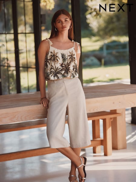 Neutral Linen Rich Textured Long Shorts (AU2953) | £35