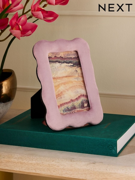 Pink Velvet Wiggle Photo Frame (AV3481) | £14 - £18