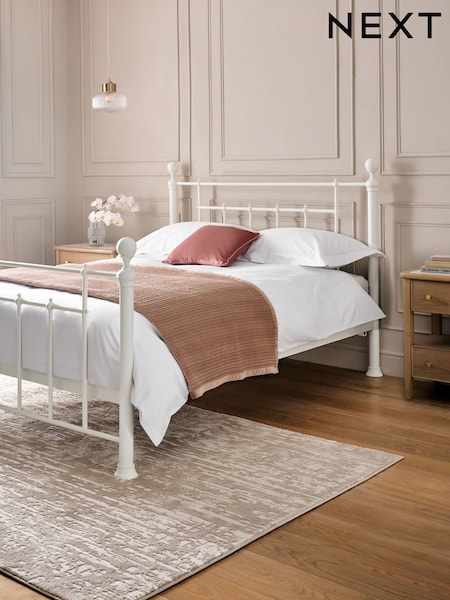 White Leamington Metal Bed Frame (AV7704) | £350 - £450